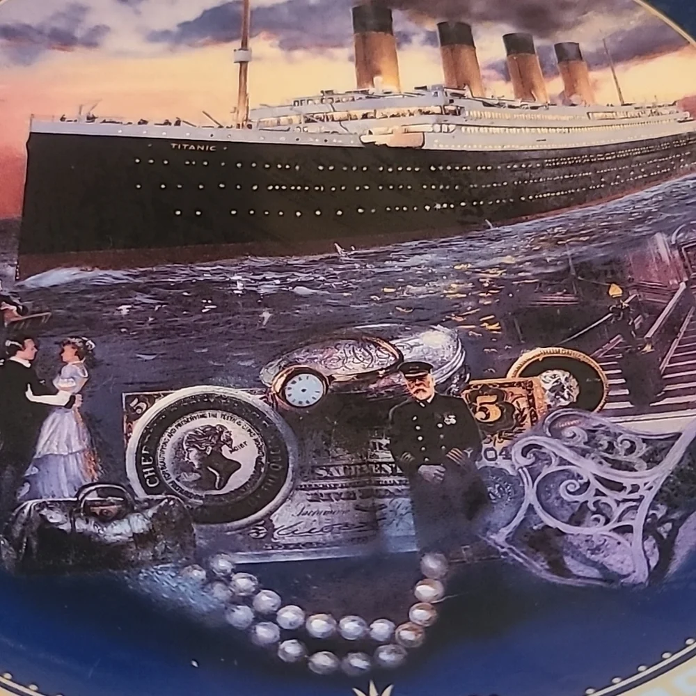 Titanic collector's edition plate Maiden voyage Queen of the ocean